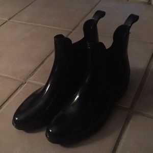 Ankle height Rain boots